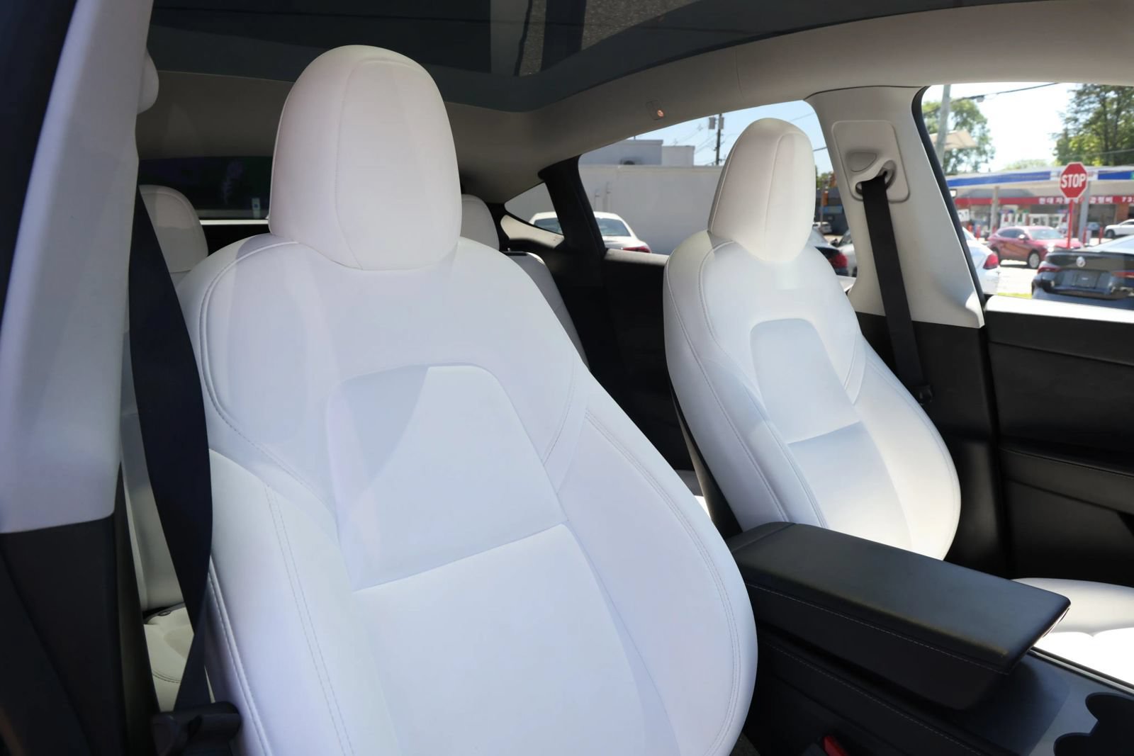 Used 2024 Tesla Model Y Long Range AWD/4WD image 13