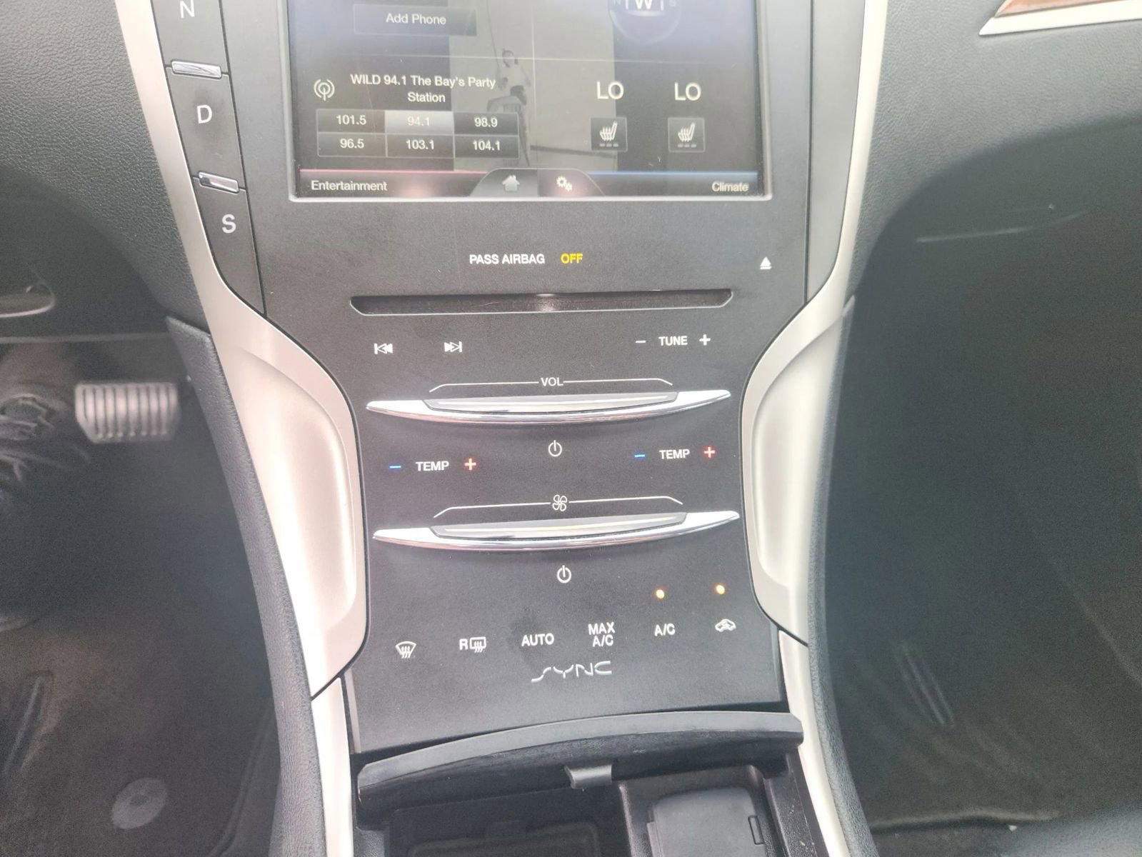 Used 2016 Lincoln MKZ FWD image 23