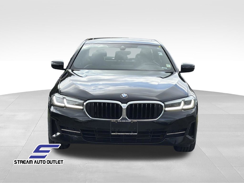 Used 2023 BMW 530i xDrive w/ Premium Package AWD/4WD image 2