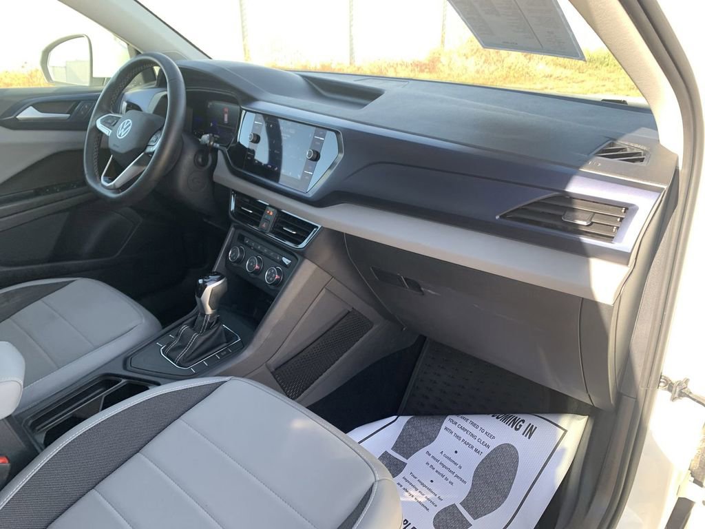 Used 2022 Volkswagen Taos SE image 27