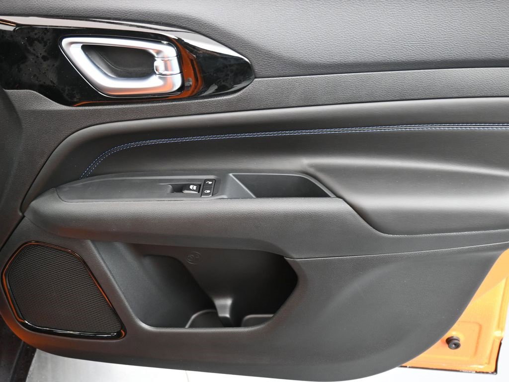 New 2026 Jeep Compass Latitude image 17