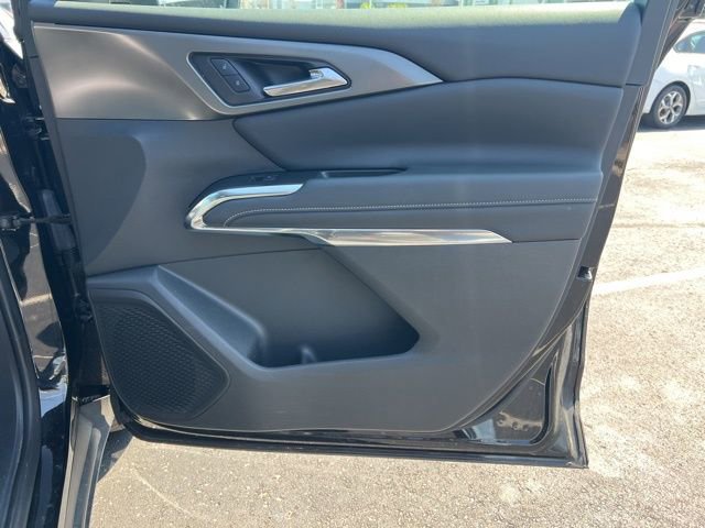 Used 2025 Chevrolet Traverse LT AWD/4WD image 39