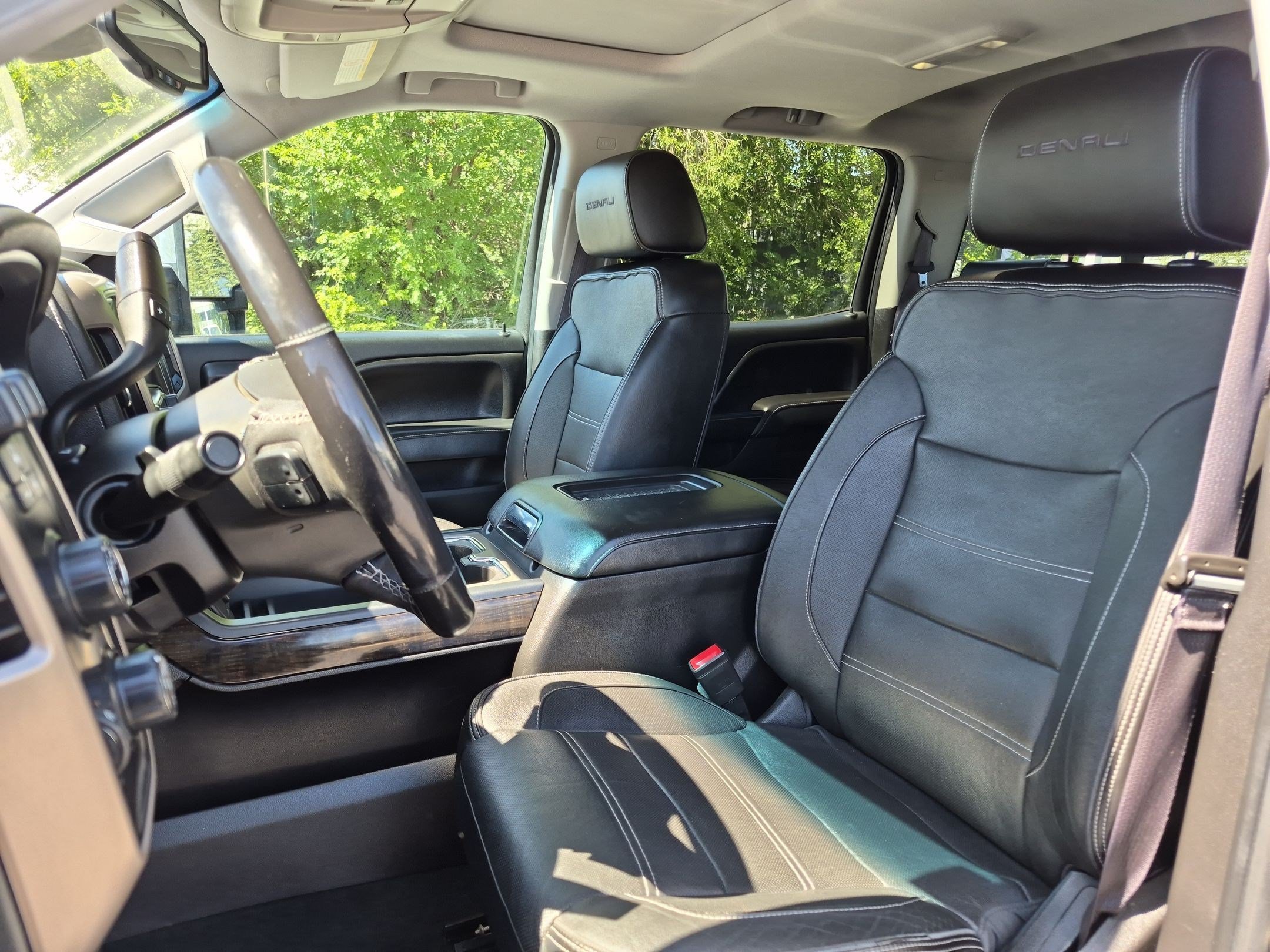 Used 2016 GMC Sierra 2500 Denali w/ Duramax Plus Package AWD/4WD image 27
