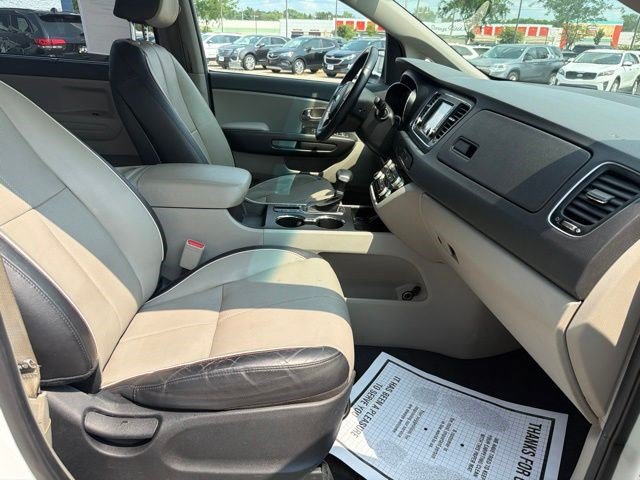 Used 2021 Kia Sedona EX FWD image 21