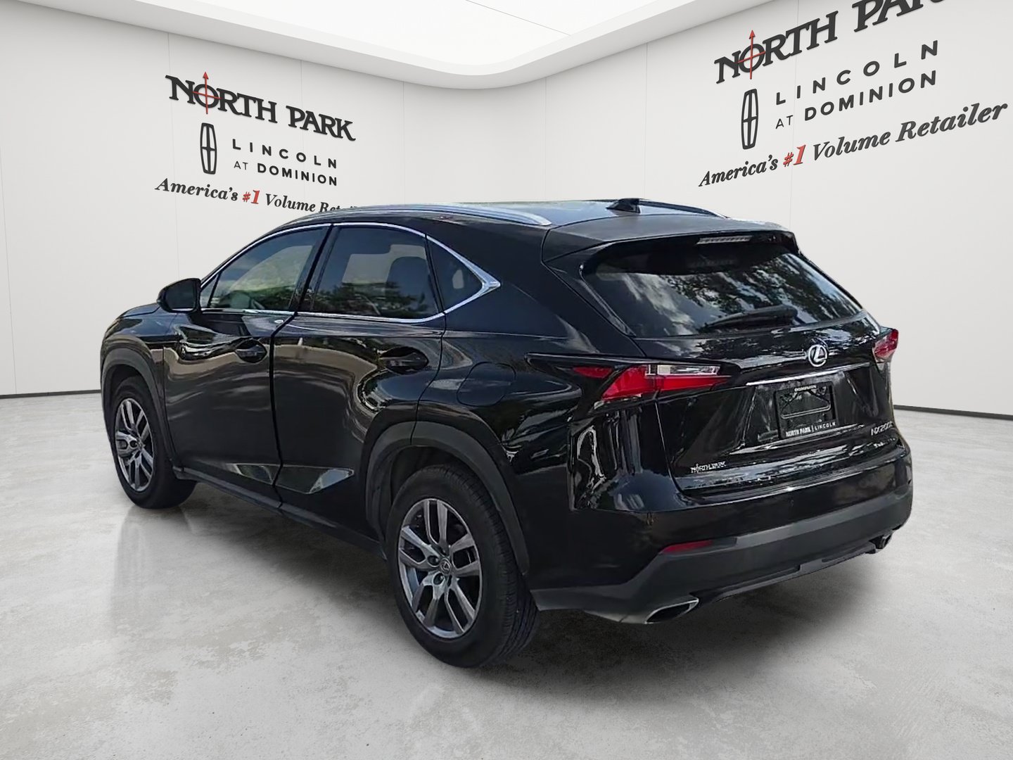 Used 2016 Lexus NX 200t FWD w/ Luxury Package image 3