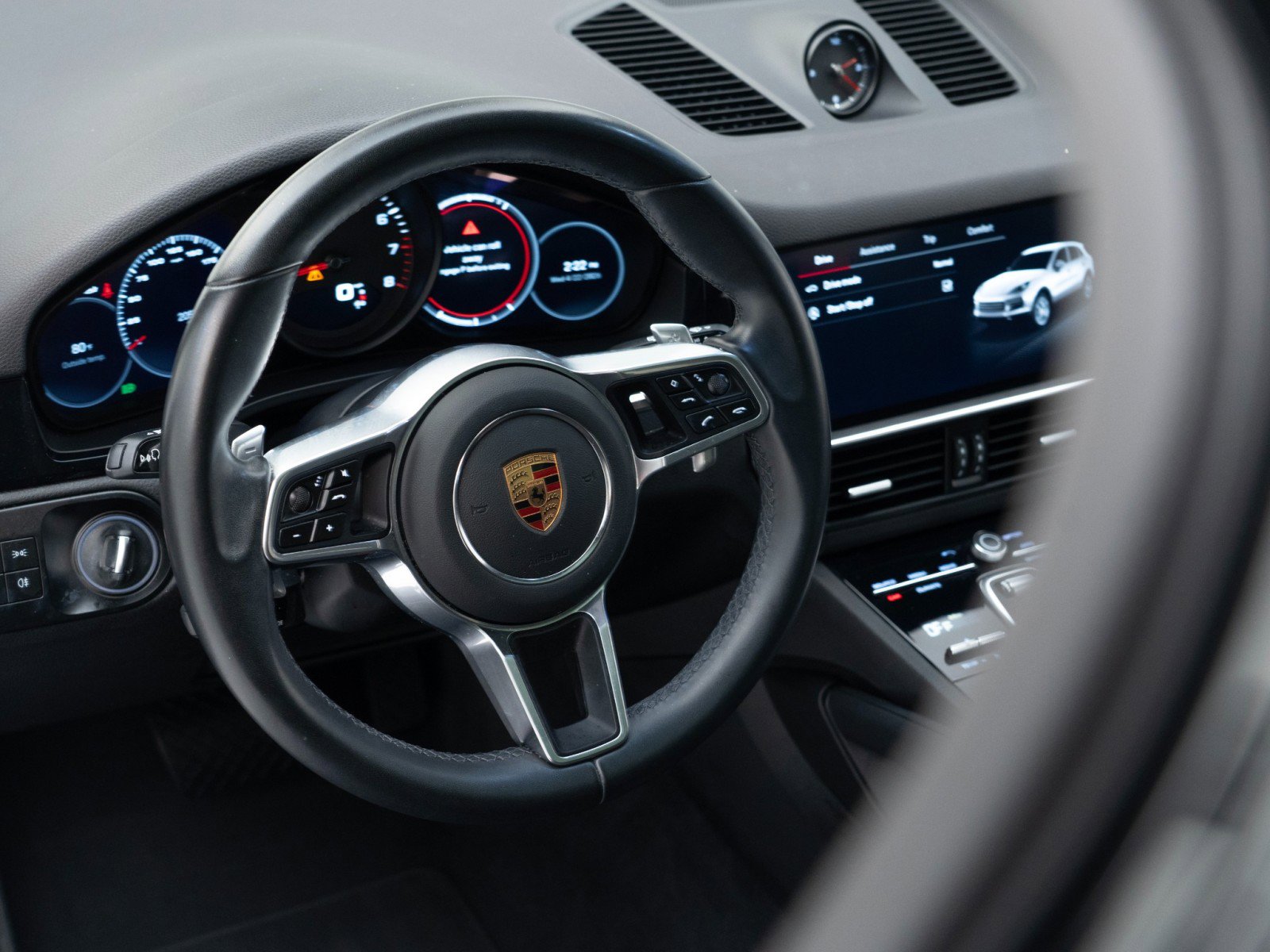 Certified 2023 Porsche Cayenne Platinum Edition AWD/4WD image 19