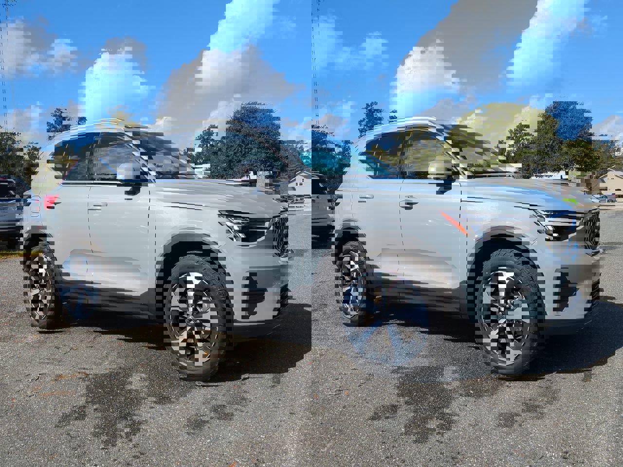 New 2025 Volvo XC40 B5 Core w/ Protection Package Premier image 2