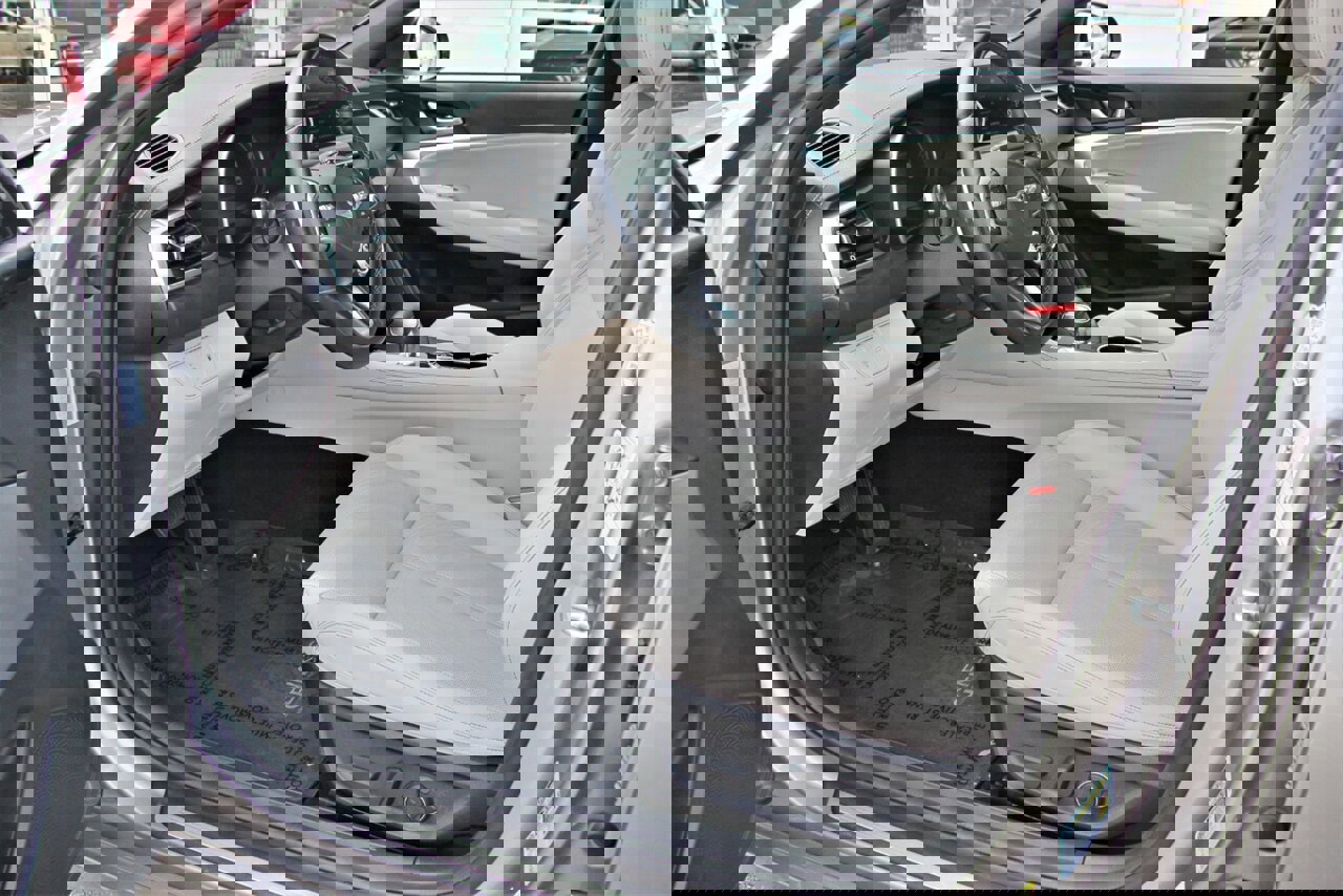 Used 2022 Genesis G70 2.0T RWD image 18