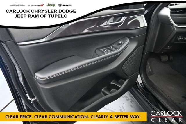 Used 2023 Jeep Grand Cherokee L Laredo RWD image 13