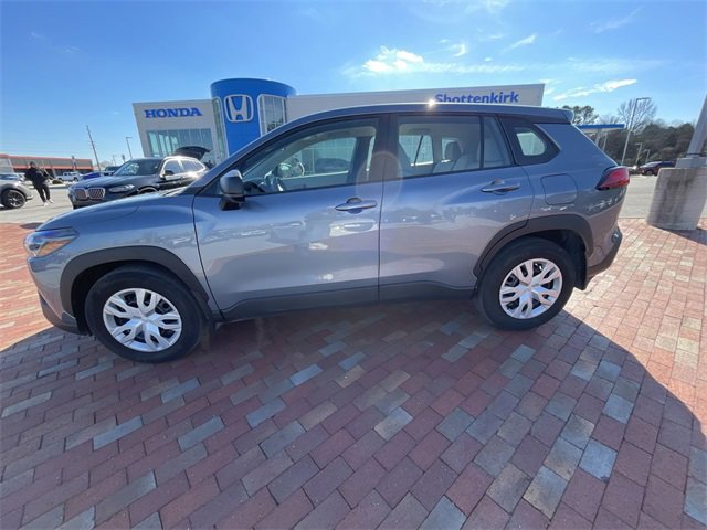 Used 2022 Toyota Corolla Cross L image 12