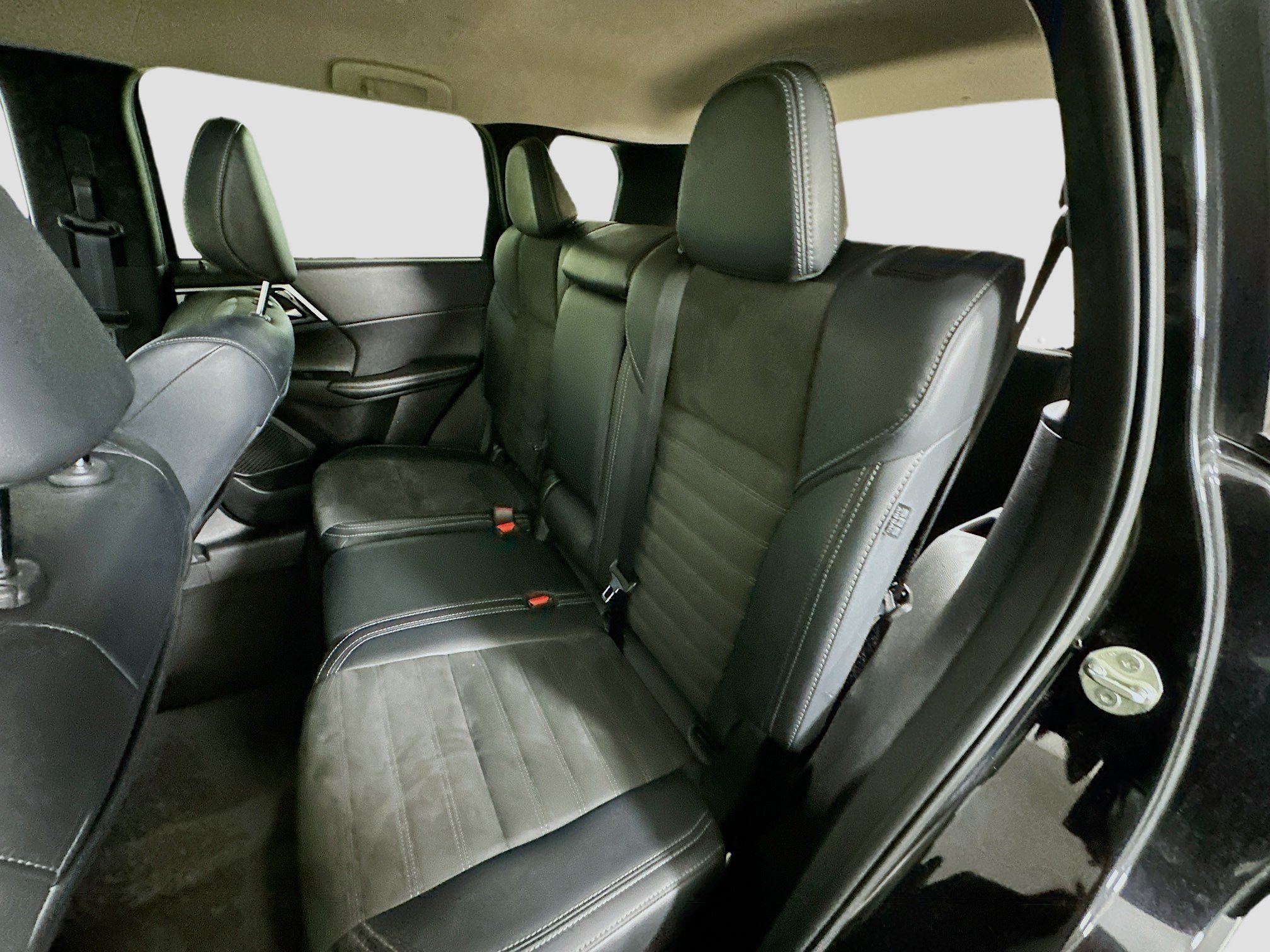 Used 2024 Mitsubishi Outlander SE AWD/4WD image 27