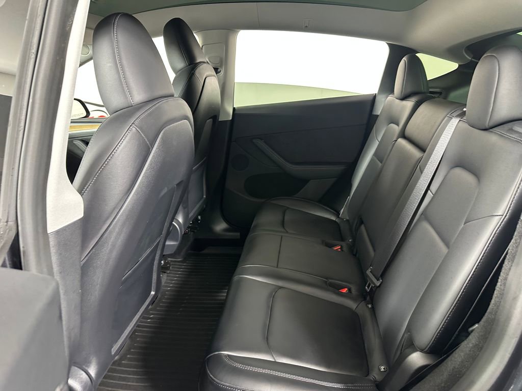 Used 2024 Tesla Model Y Long Range AWD/4WD image 23