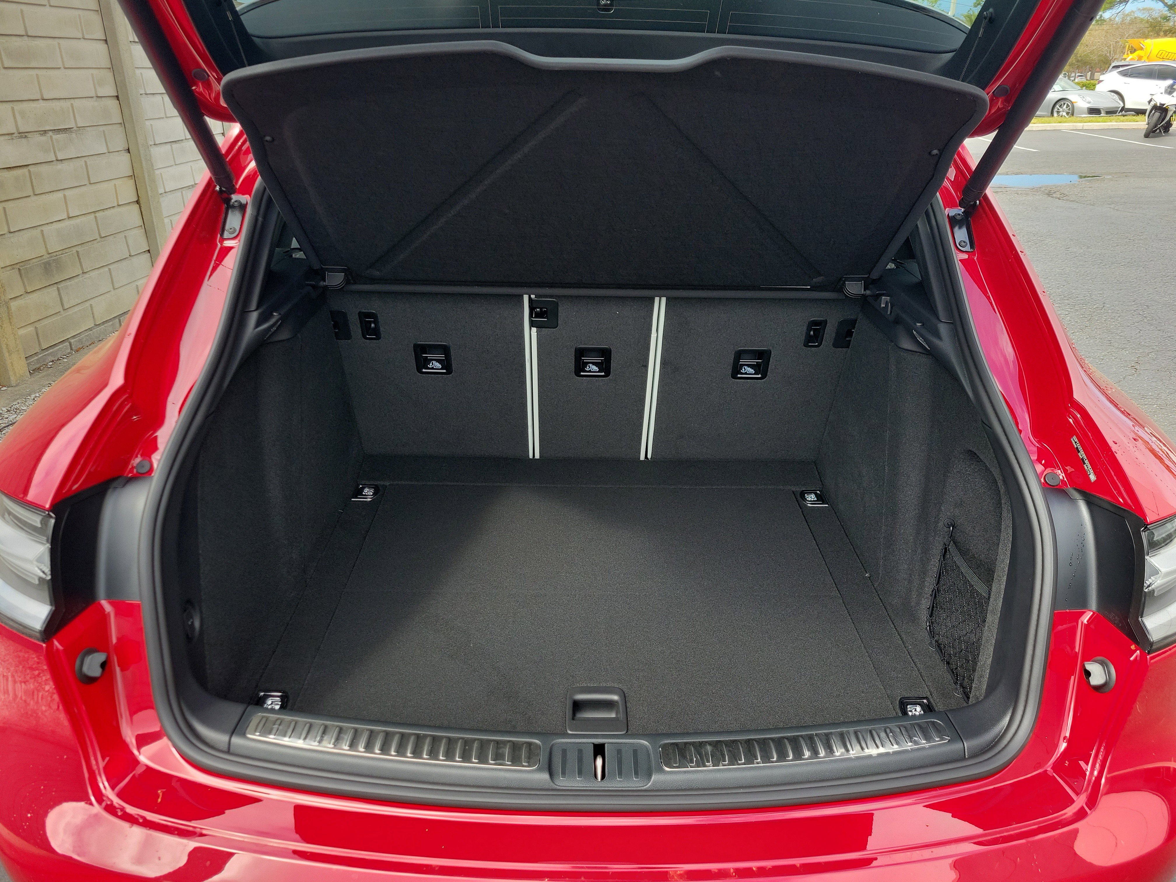 New 2026 Porsche Macan AWD/4WD image 12