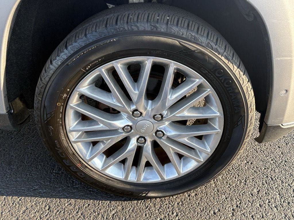 Used 2018 Jeep Grand Cherokee Summit image 30