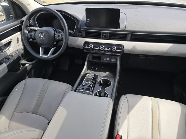 Used 2025 Honda Pilot Touring image 26