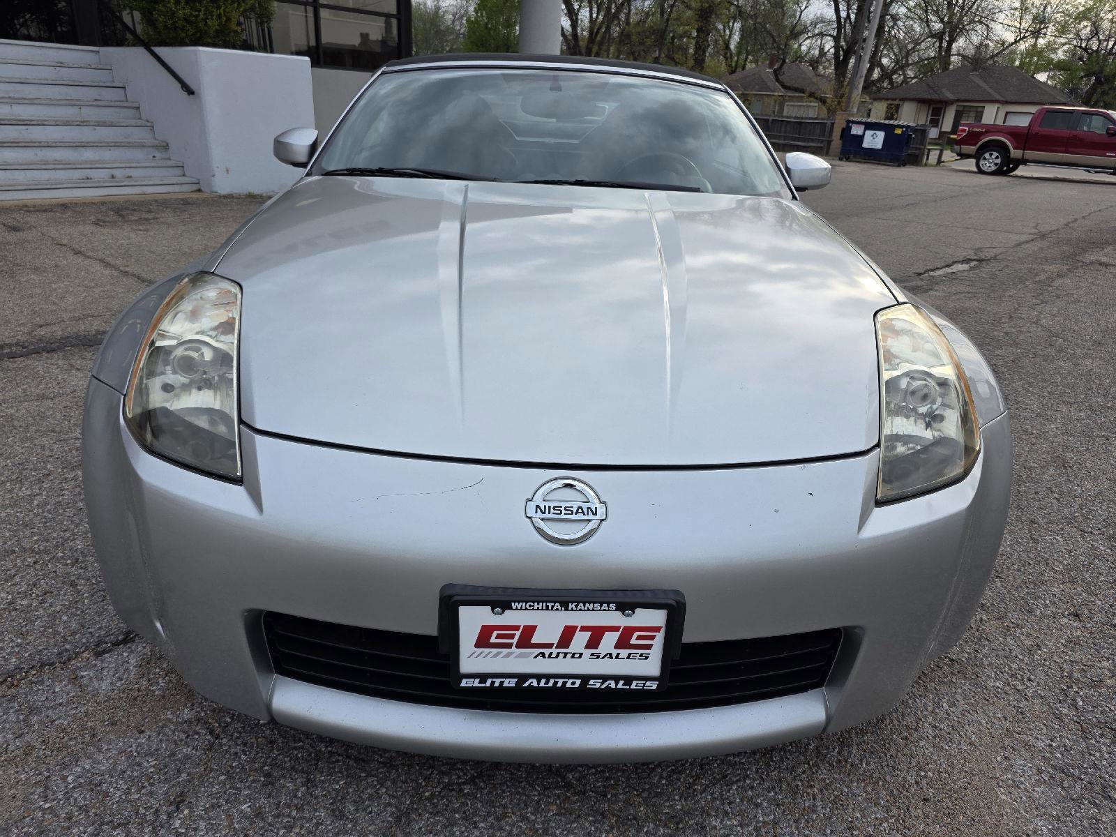 Used 2005 Nissan 350Z Touring RWD image 10