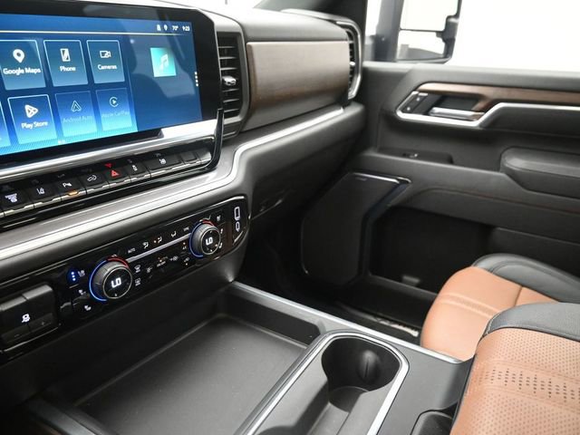 Used 2025 Chevrolet Silverado 2500 High Country w/ Technology Package AWD/4WD image 31