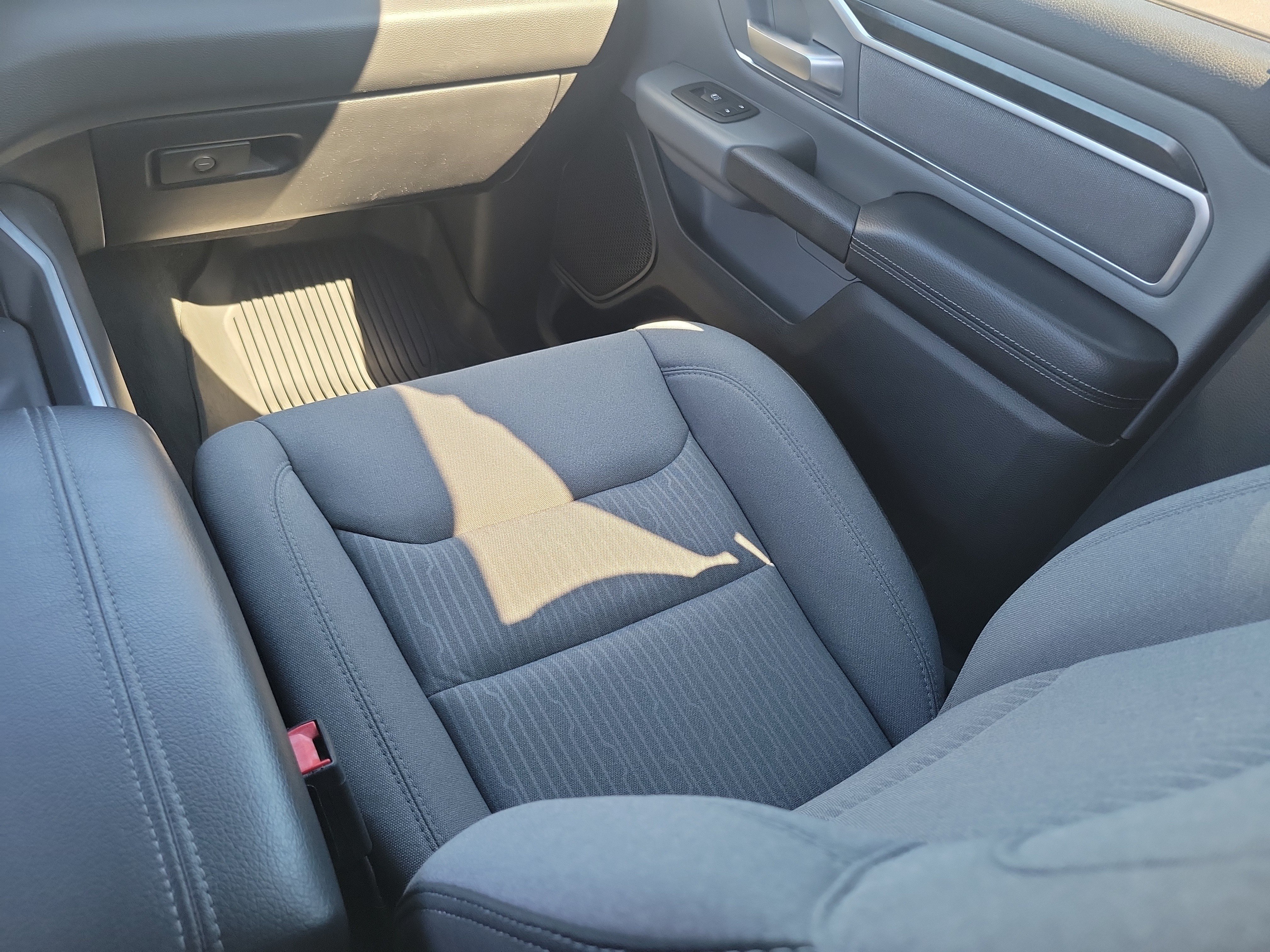 Used 2019 RAM 1500 Big Horn RWD image 18