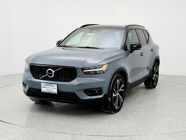 Certified 2022 Volvo XC40 T5 R-Design w/ Advanced Package video 1