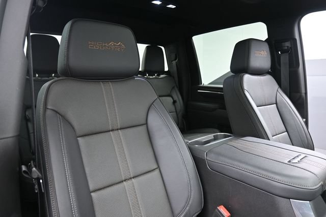 Used 2025 Chevrolet Silverado 2500 High Country w/ High Country Premium Package AWD/4WD image 25
