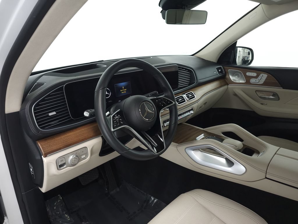 Used 2025 Mercedes-Benz GLE 450e 4MATIC w/ AMG Line Exterior image 9