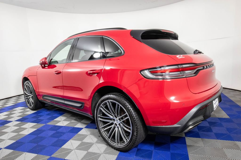 Used 2024 Porsche Macan Premium Package Plus w/ Premium Plus Package image 7
