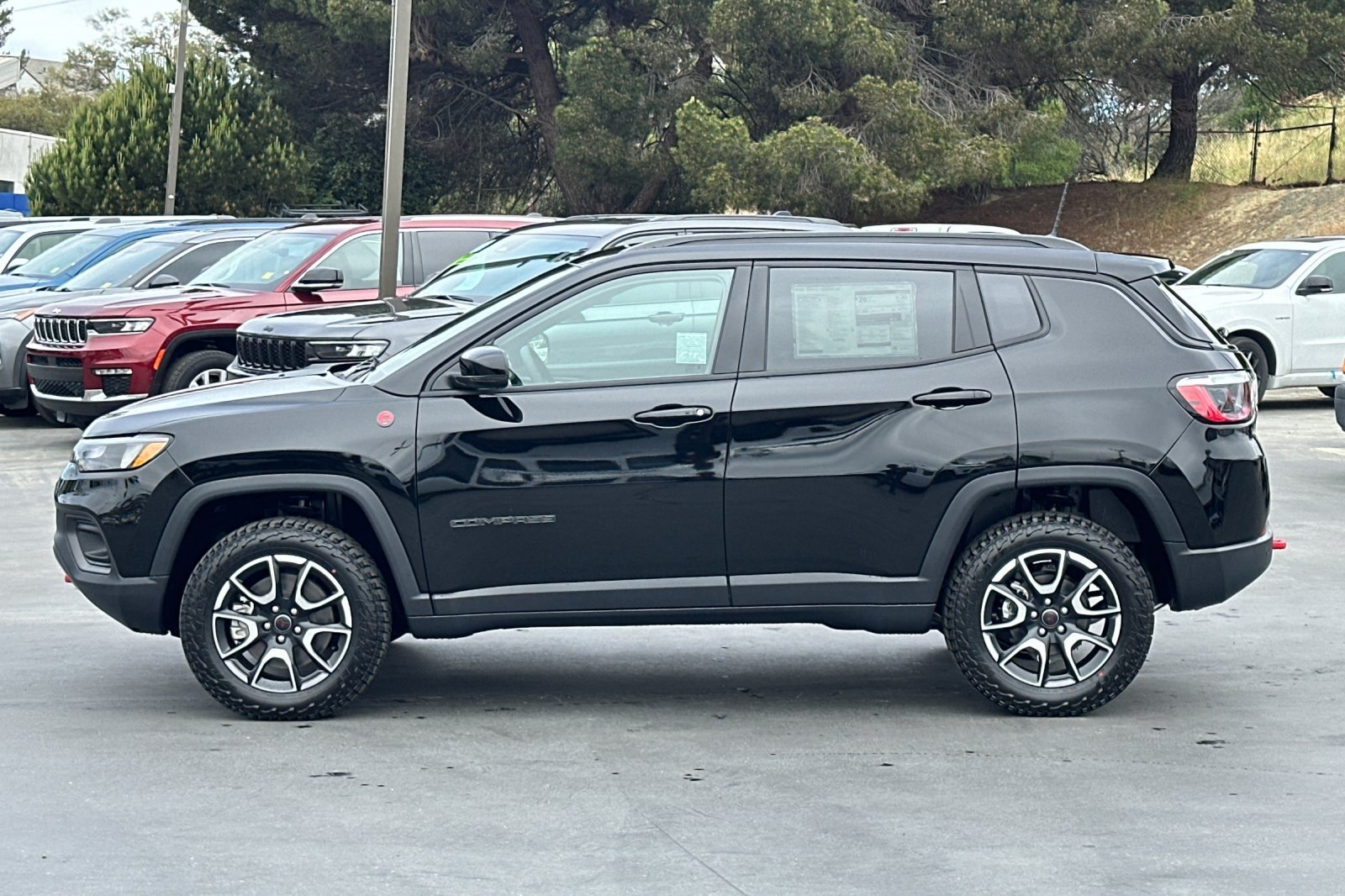 New 2026 Jeep Compass Trailhawk w/ Sun, Sound & Navigation Group AWD/4WD image 7