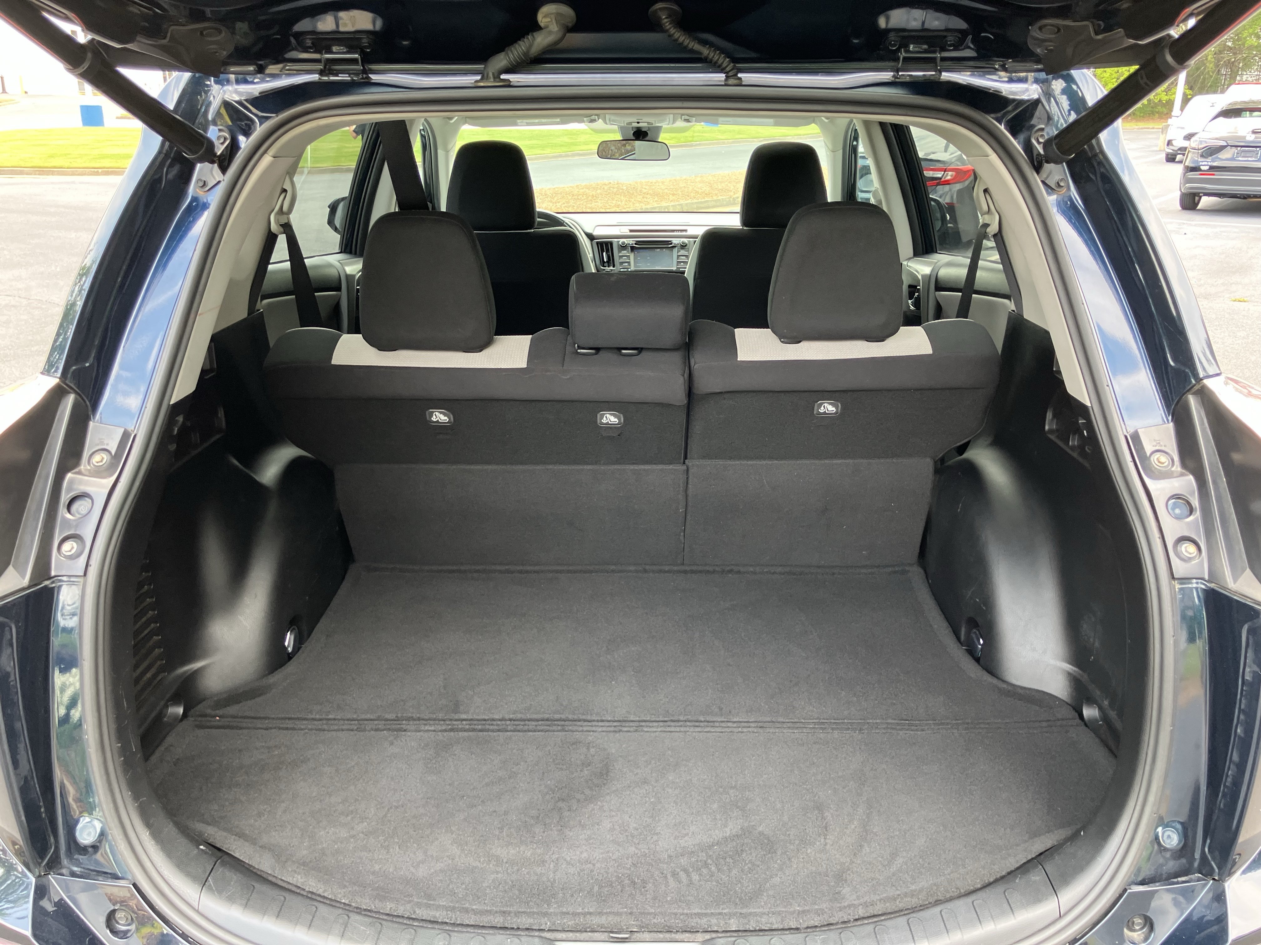 Used 2017 Toyota RAV4 XLE FWD image 34
