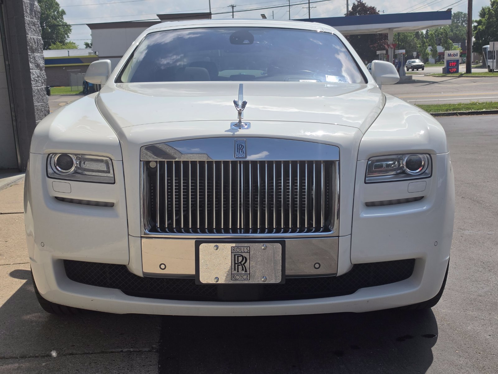 Used 2012 Rolls-Royce Ghost RWD image 2