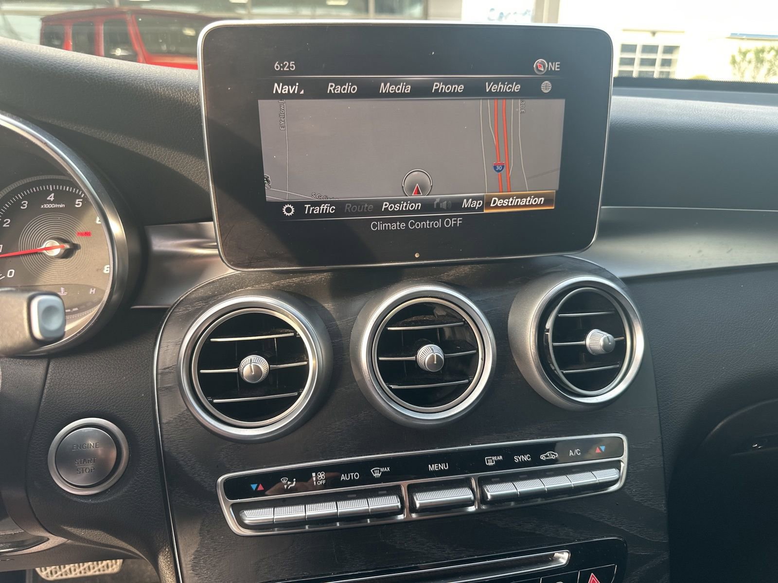 Used 2018 Mercedes-Benz GLC 300 4MATIC image 9