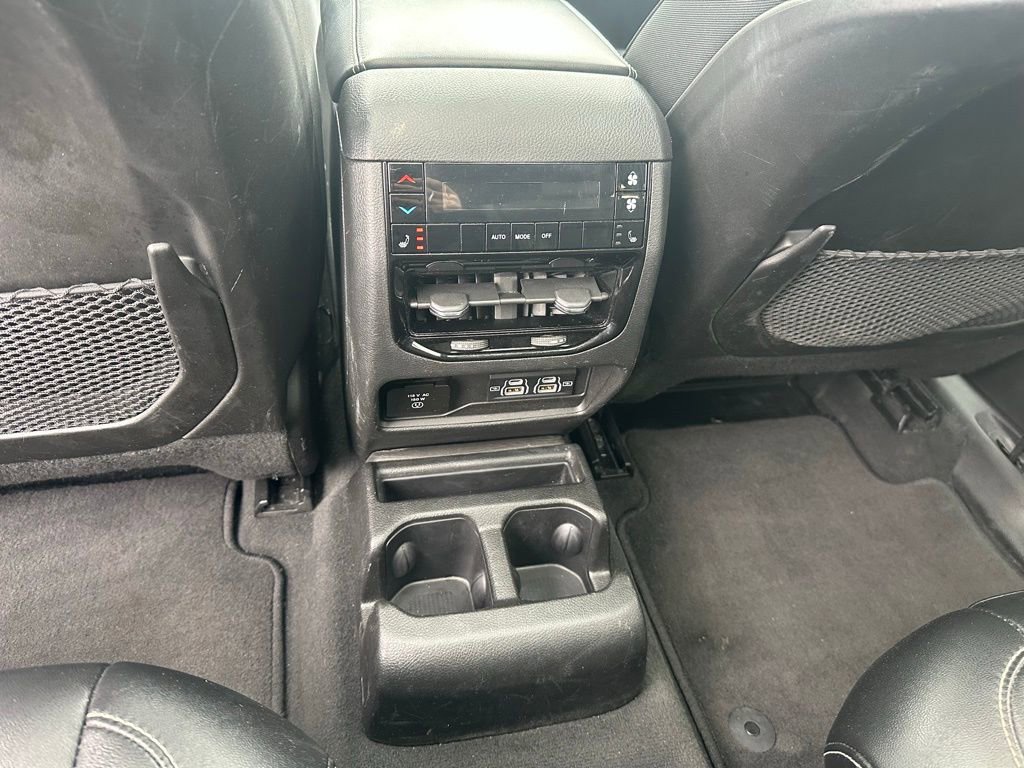 Used 2024 Jeep Grand Cherokee L Limited w/ Luxury Tech Group II image 28