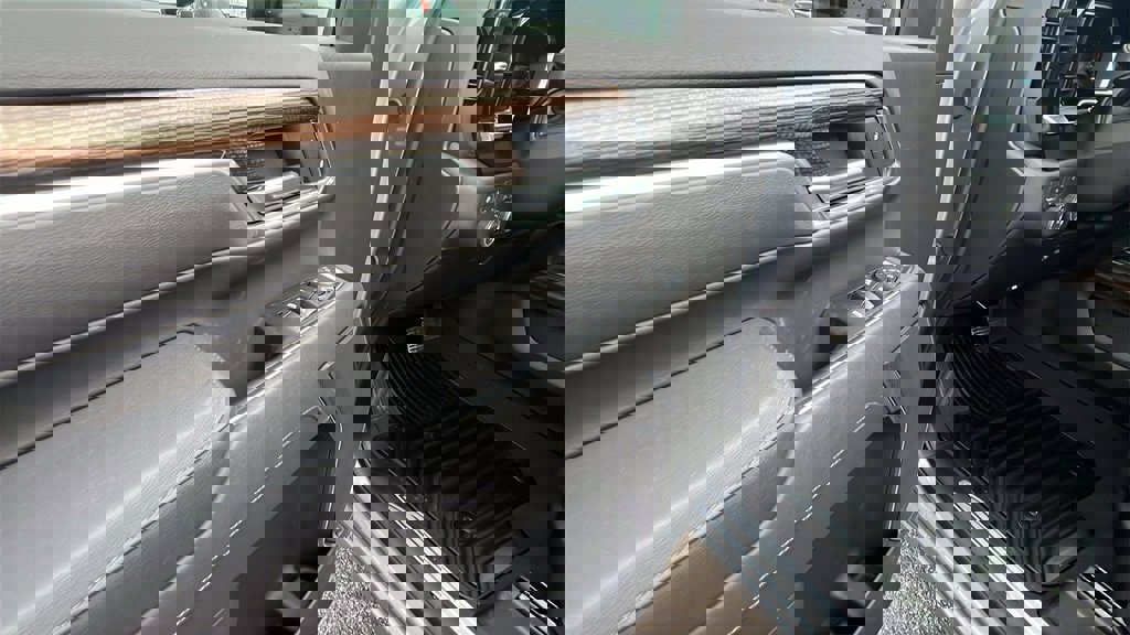 New 2026 Chevrolet Silverado 3500 LT w/ All Star Edition image 12