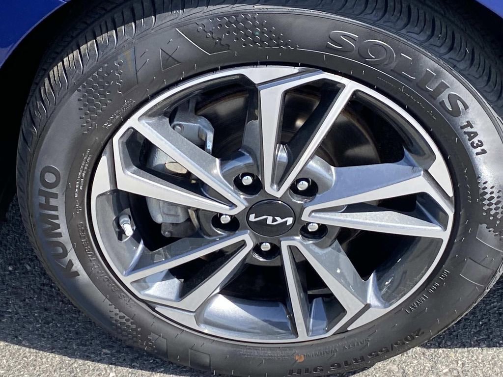 Used 2023 Kia Forte LXS FWD image 25