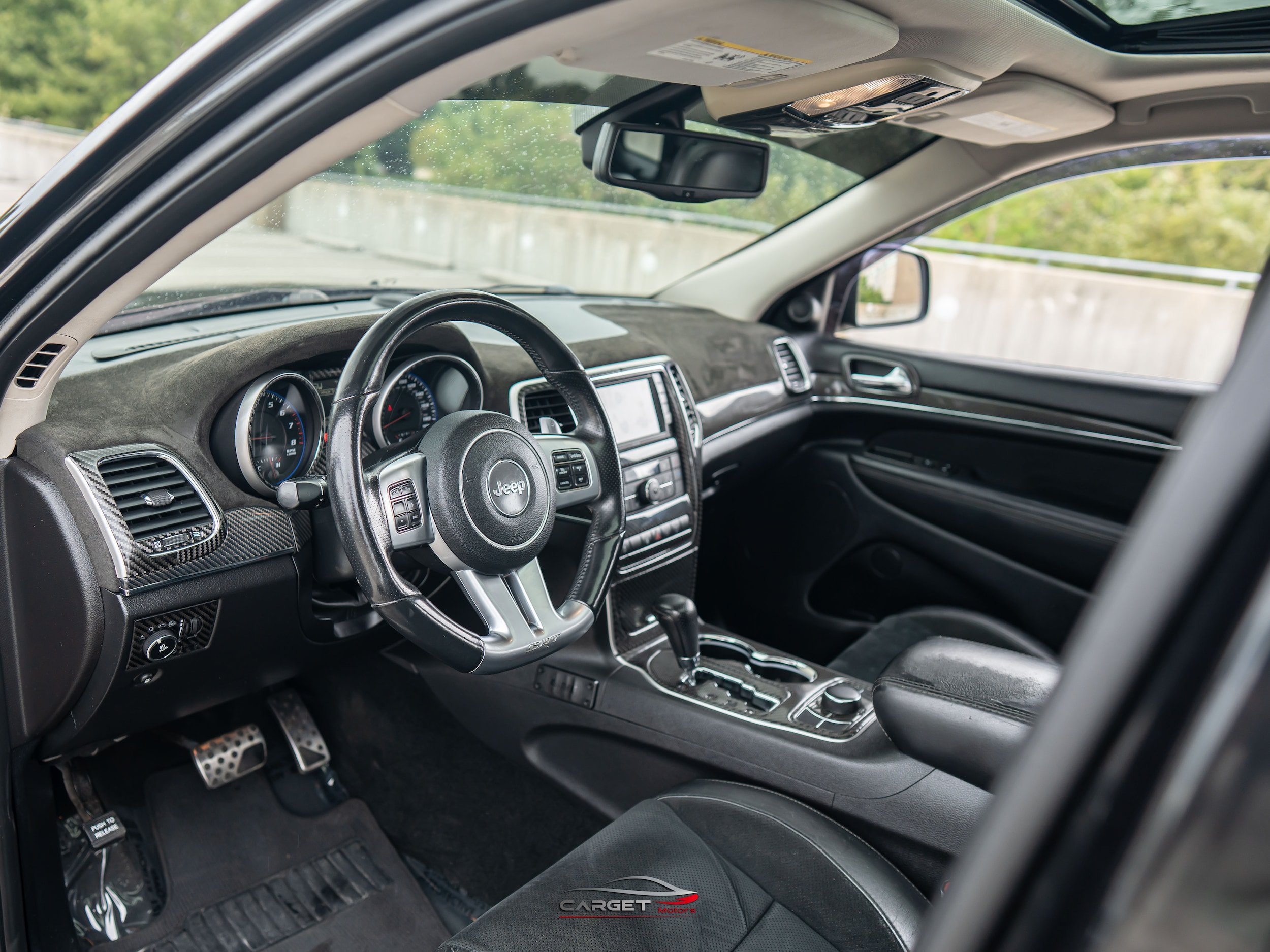 Used 2012 Jeep Grand Cherokee SRT8 w/ Luxury Group II AWD/4WD image 12