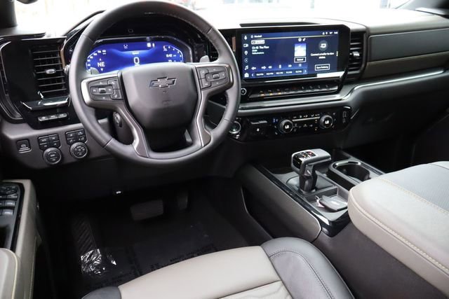 Used 2024 Chevrolet Silverado 1500 ZR2 w/ Technology Package AWD/4WD image 5