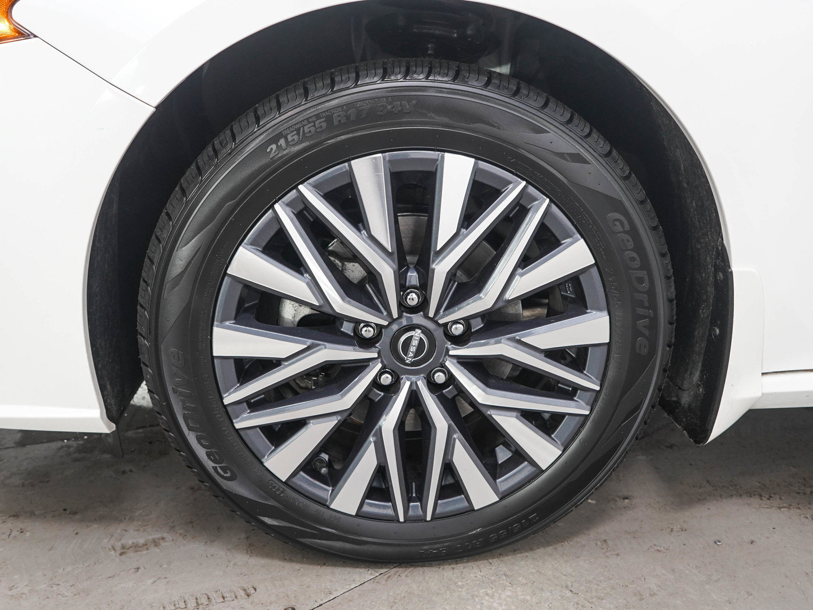 Used 2023 Nissan Altima 2.5 SV AWD/4WD image 27