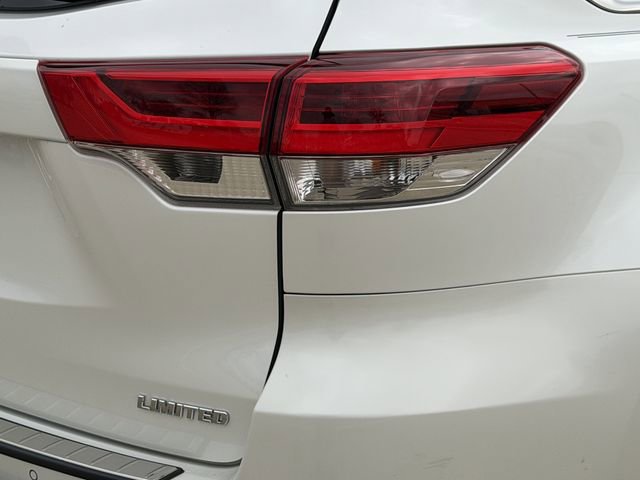 Certified 2018 Toyota Highlander Limited Platinum image 7