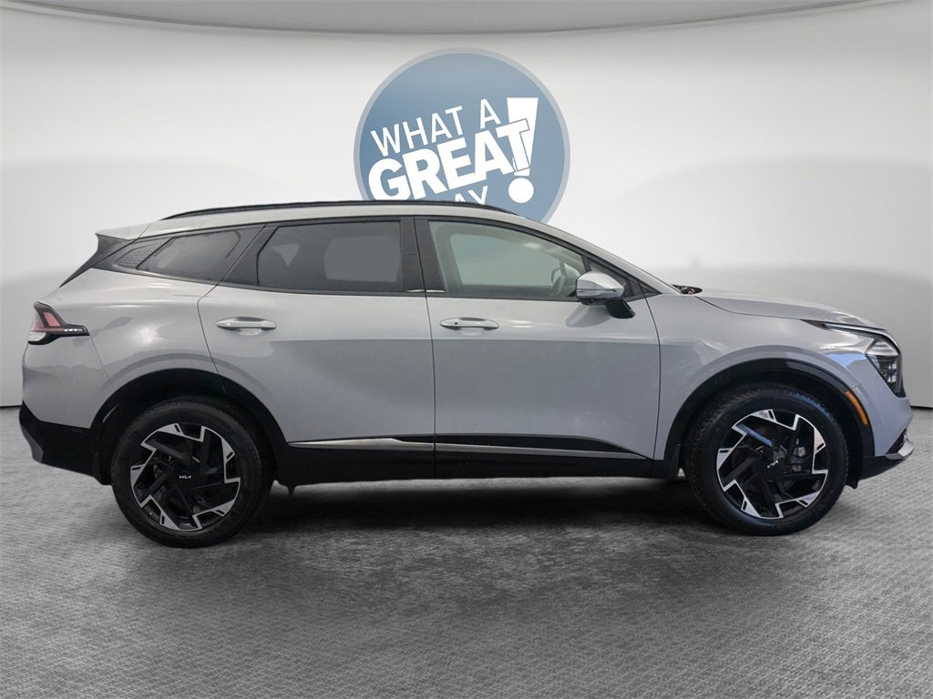 Used 2025 Kia Sportage SX image 2