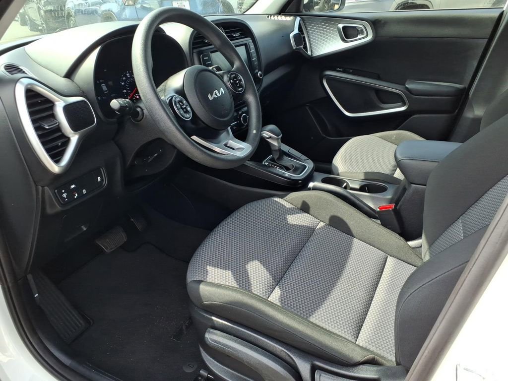 Used 2022 Kia Soul LX w/ Technology Package FWD image 14