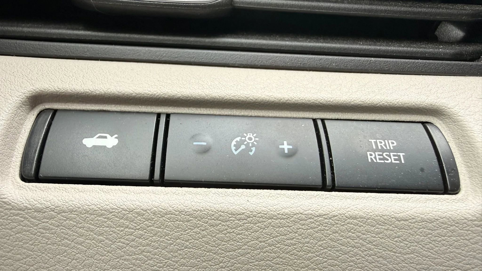 Used 2025 Nissan Altima 2.5 SV image 27