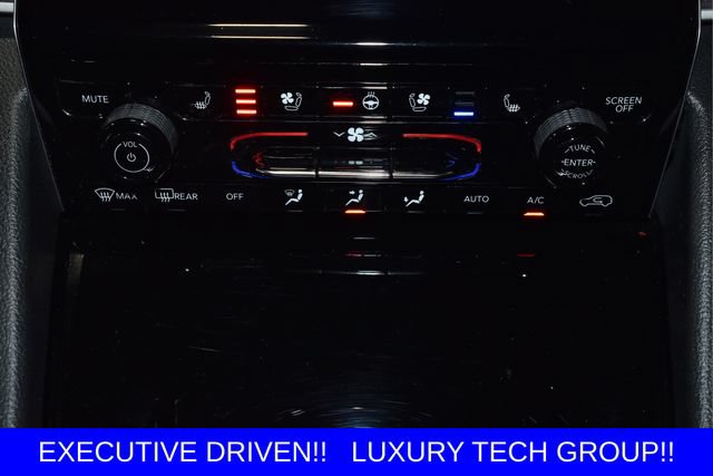 Used 2023 Jeep Grand Cherokee L Limited w/ Luxury Tech Group II AWD/4WD image 31