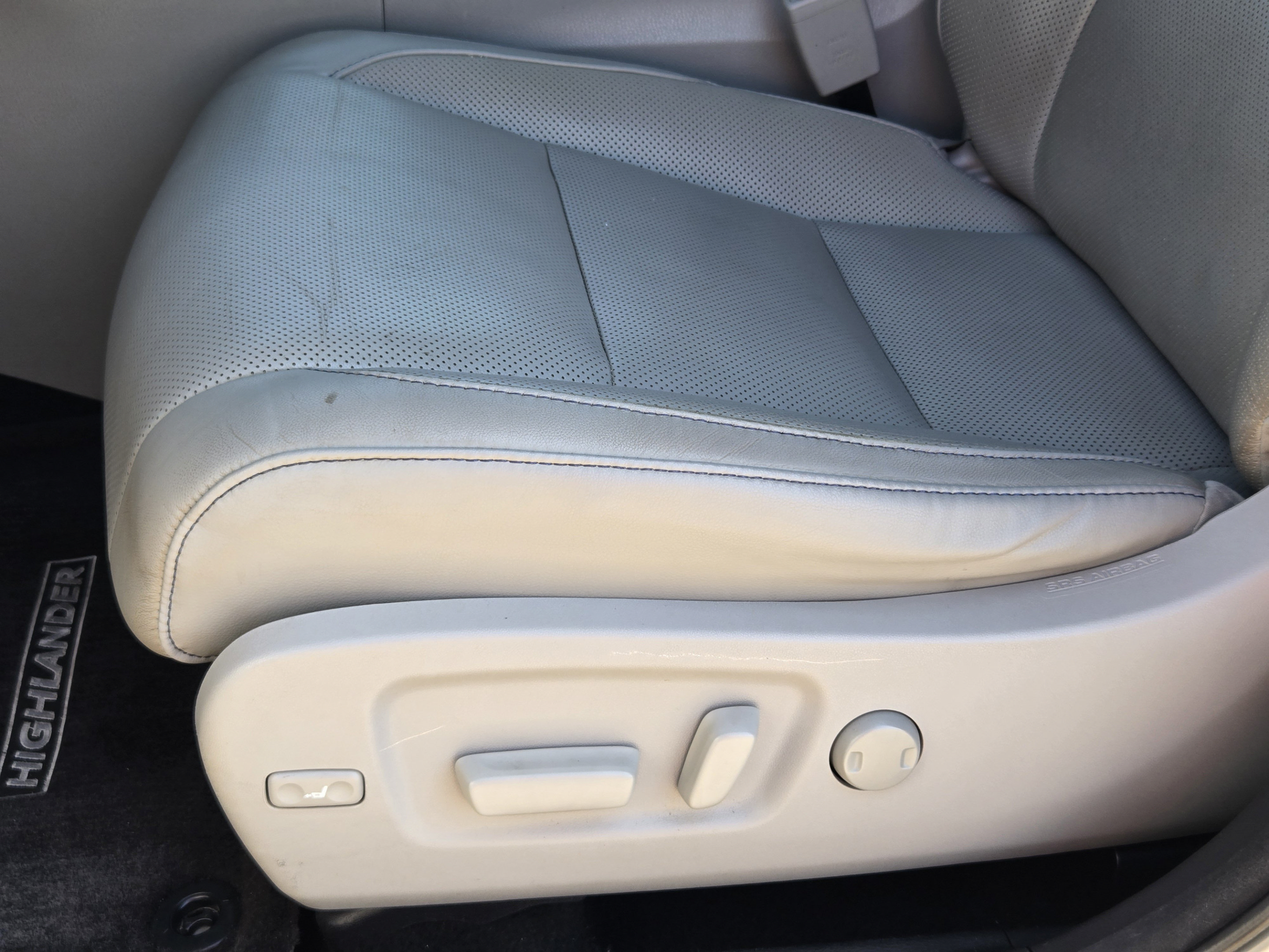 Used 2018 Toyota Highlander Limited FWD image 24