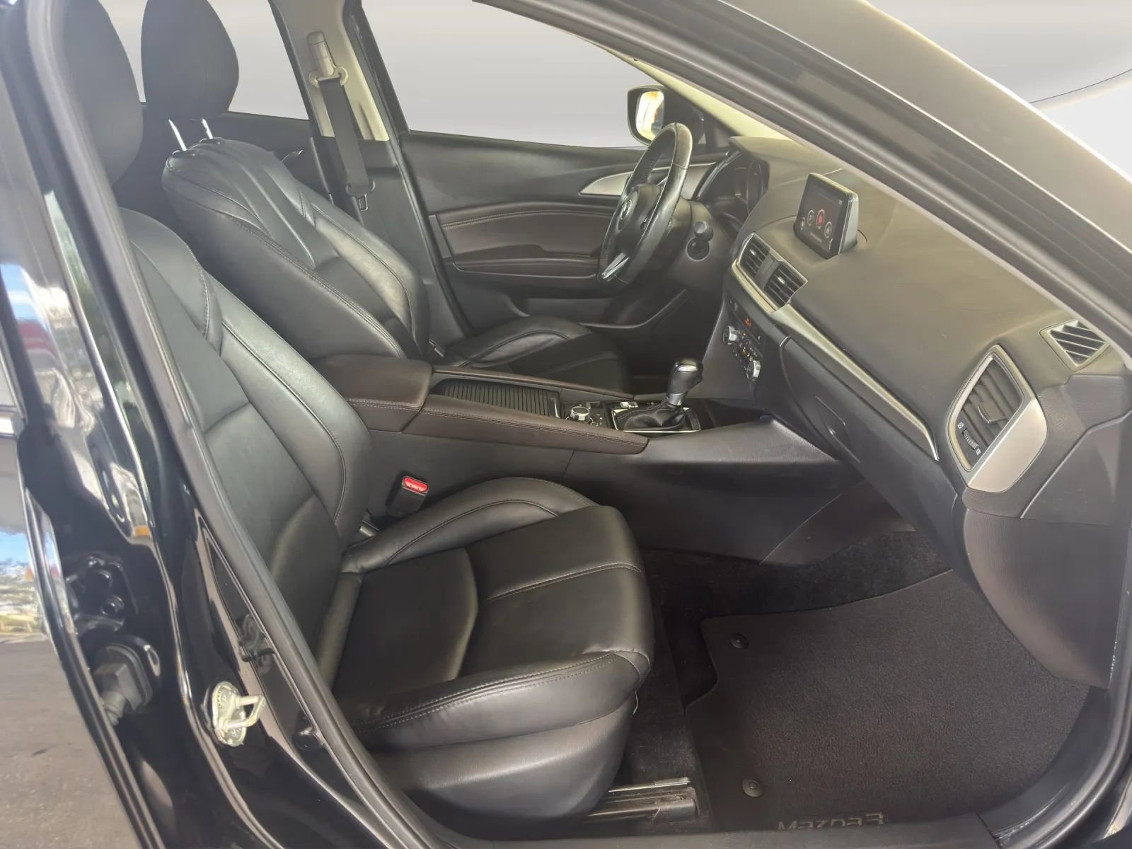 Used 2017 MAZDA MAZDA3 Grand Touring w/ Premium Equipment Package image 18