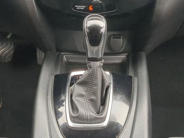 Used 2018 Nissan Rogue SV AWD/4WD image 18