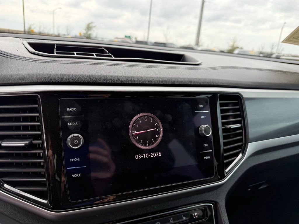 Used 2022 Volkswagen Atlas SEL Premium image 18