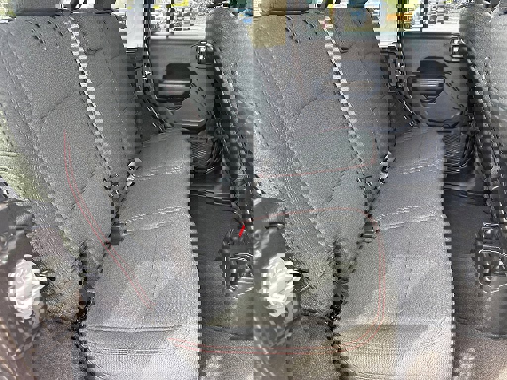 Used 2025 Jeep Wrangler Unlimited Rubicon image 23