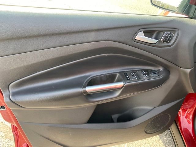 Used 2019 Ford Escape Titanium image 17