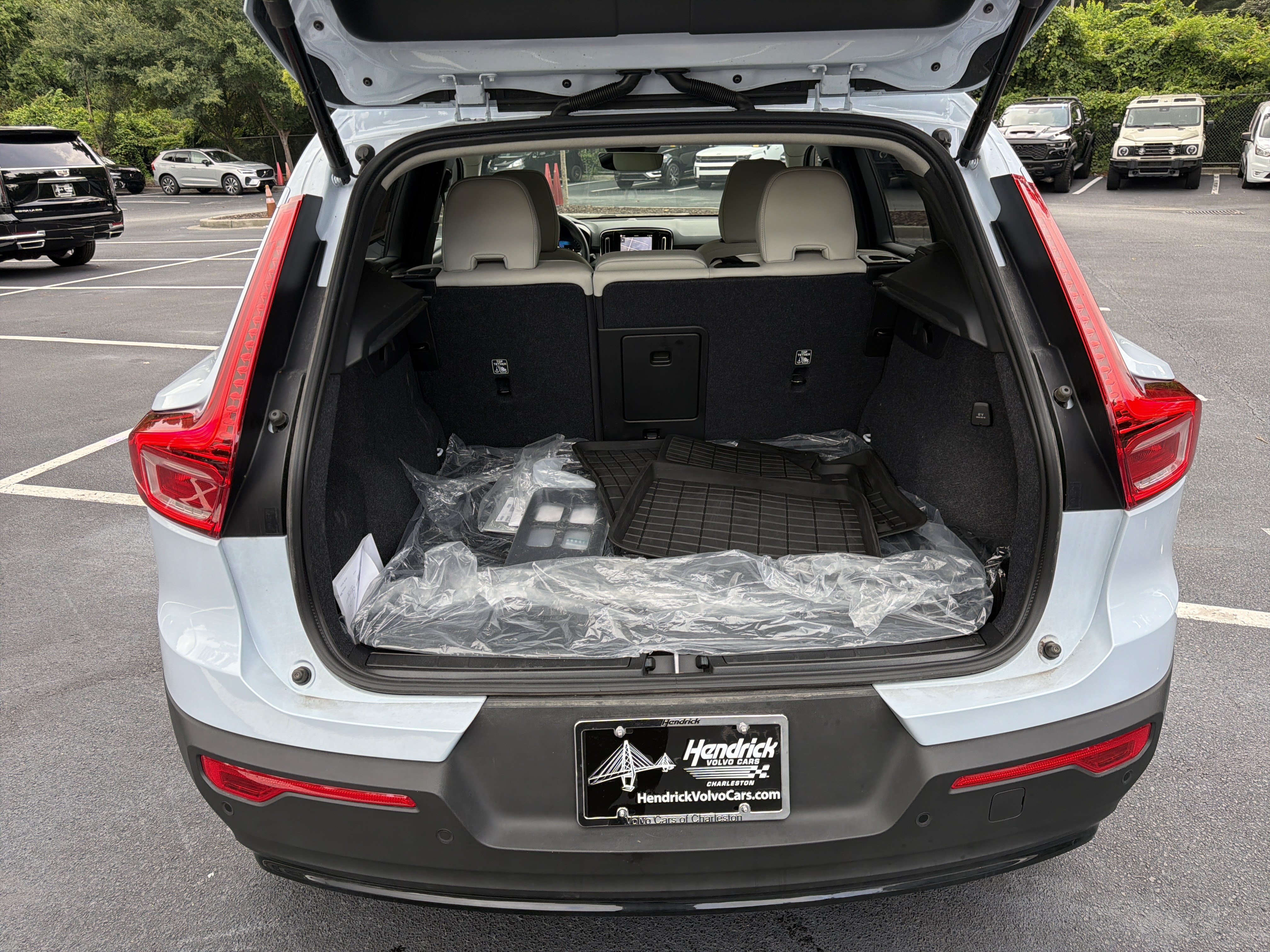 Certified 2026 Volvo XC40 B5 Plus w/ Protection Package Premier AWD/4WD image 34