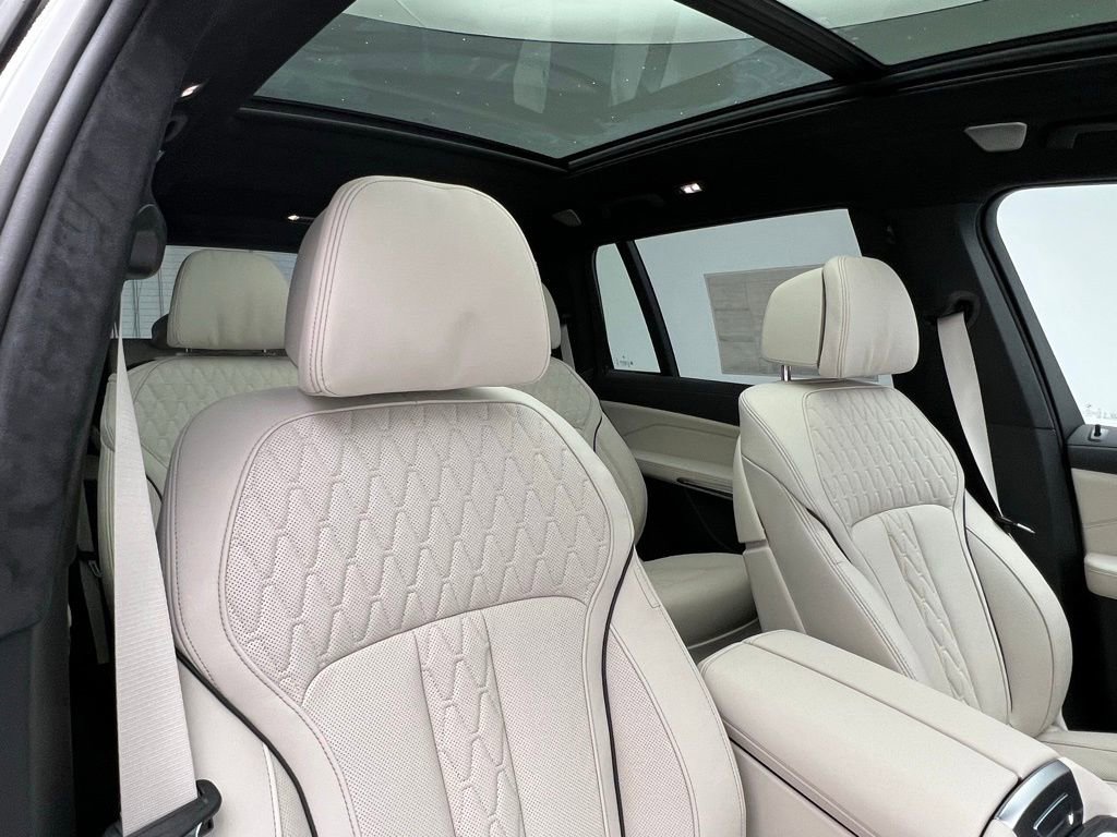 New 2026 BMW X7 xDrive40i w/ M Sport Package image 7