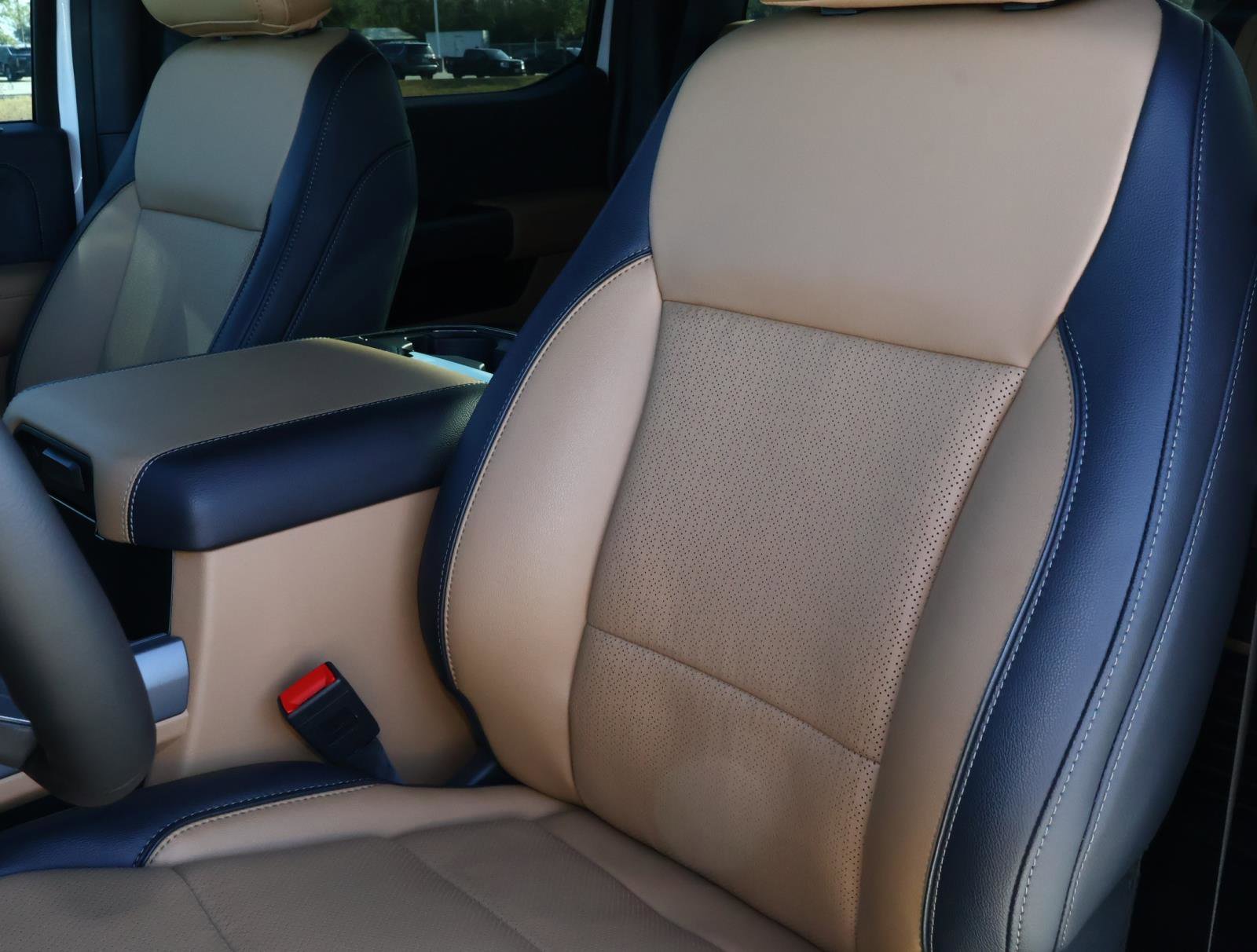 Used 2026 Ford F350 Lariat image 13